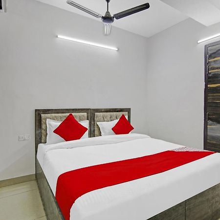 Hotel Green Olive New Delhi Buitenkant foto