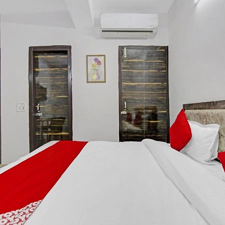Hotel Green Olive New Delhi Buitenkant foto