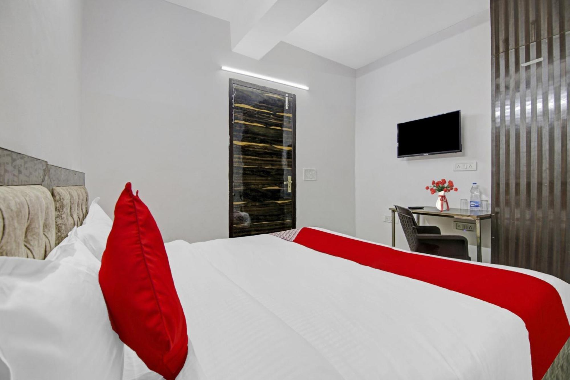 Hotel Green Olive New Delhi Buitenkant foto